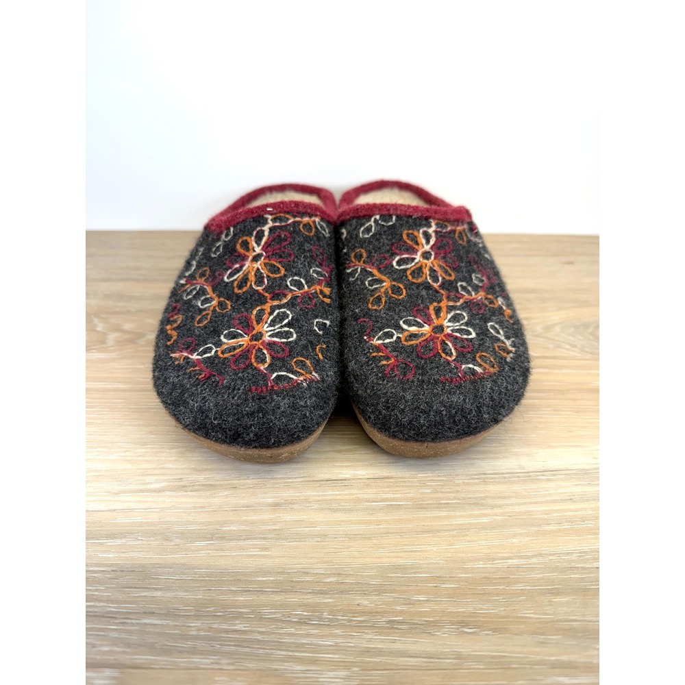 Taos Clogs Woolflower Grey Embroidered Floral Slip On Shoes Women 40 Boho Chic - Picture 4 of 7